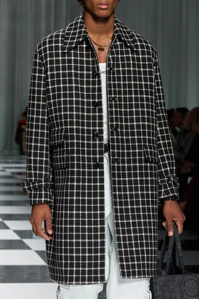 Look 60